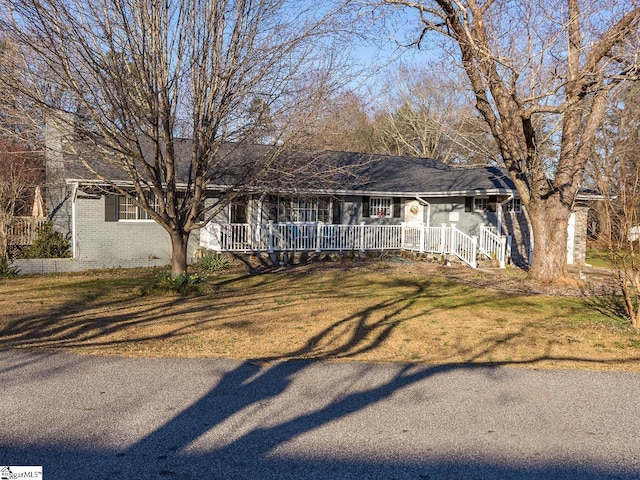 201 White Oak Rd, Woodruff, SC 29388 - single story home featuring covered porch and a front lawn