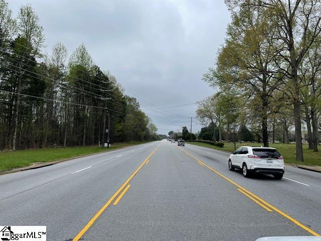 7774 Augusta Rd, Piedmont, SC 29673