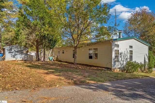 view of side of property