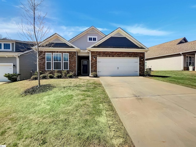 craftsman-style home featuring a front yard