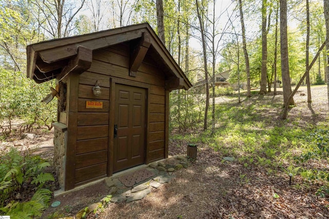 view of outbuilding