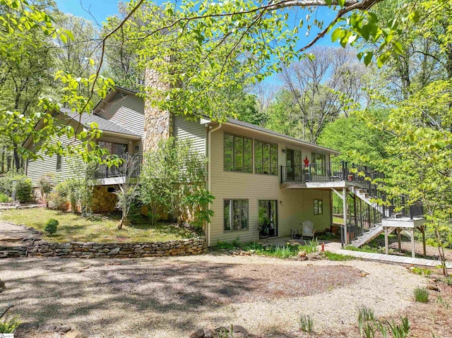 view of front property featuring a patio area