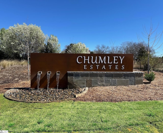 view of community / neighborhood sign