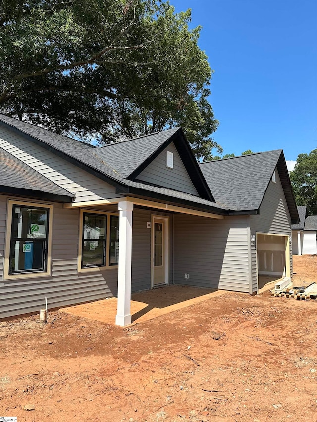 view of front facade with a garage