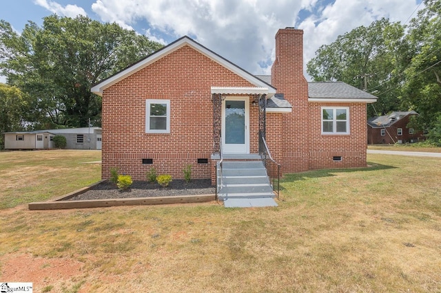 view of front facade featuring a front lawn