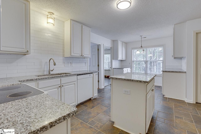 spare room with light hardwood / wood-style flooring and ceiling fan with notable chandelier