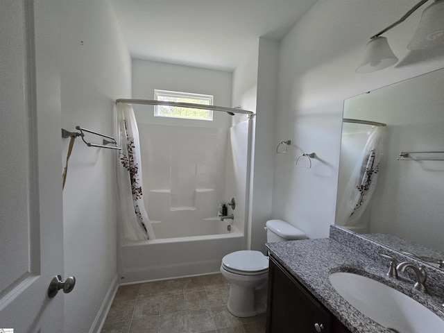 full bath featuring toilet, vanity, baseboards, and shower / bathtub combination with curtain