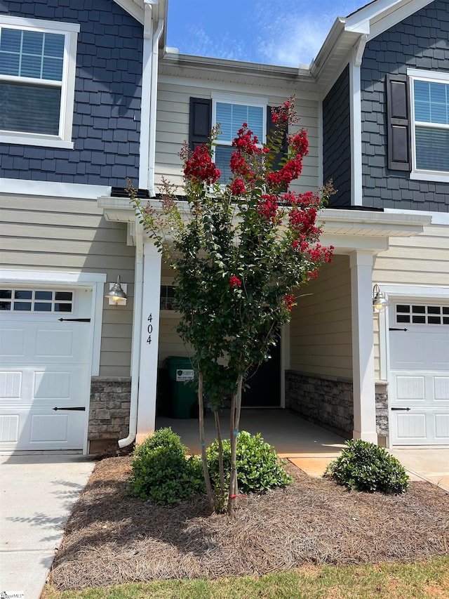 view of front of house with a garage