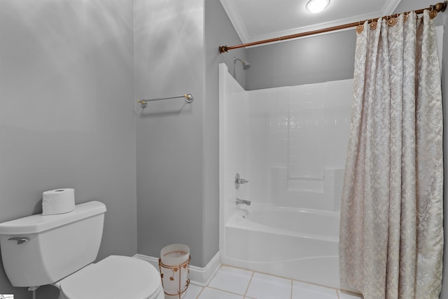 bathroom featuring tile patterned floors, shower / bath combo, toilet, and crown molding