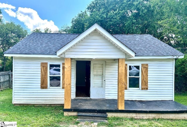 bungalow with an outbuilding