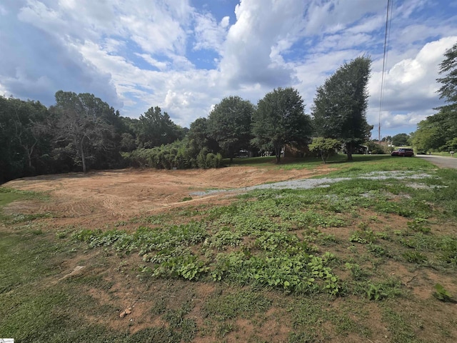 12 Boggs Dr, Liberty, SC 29657