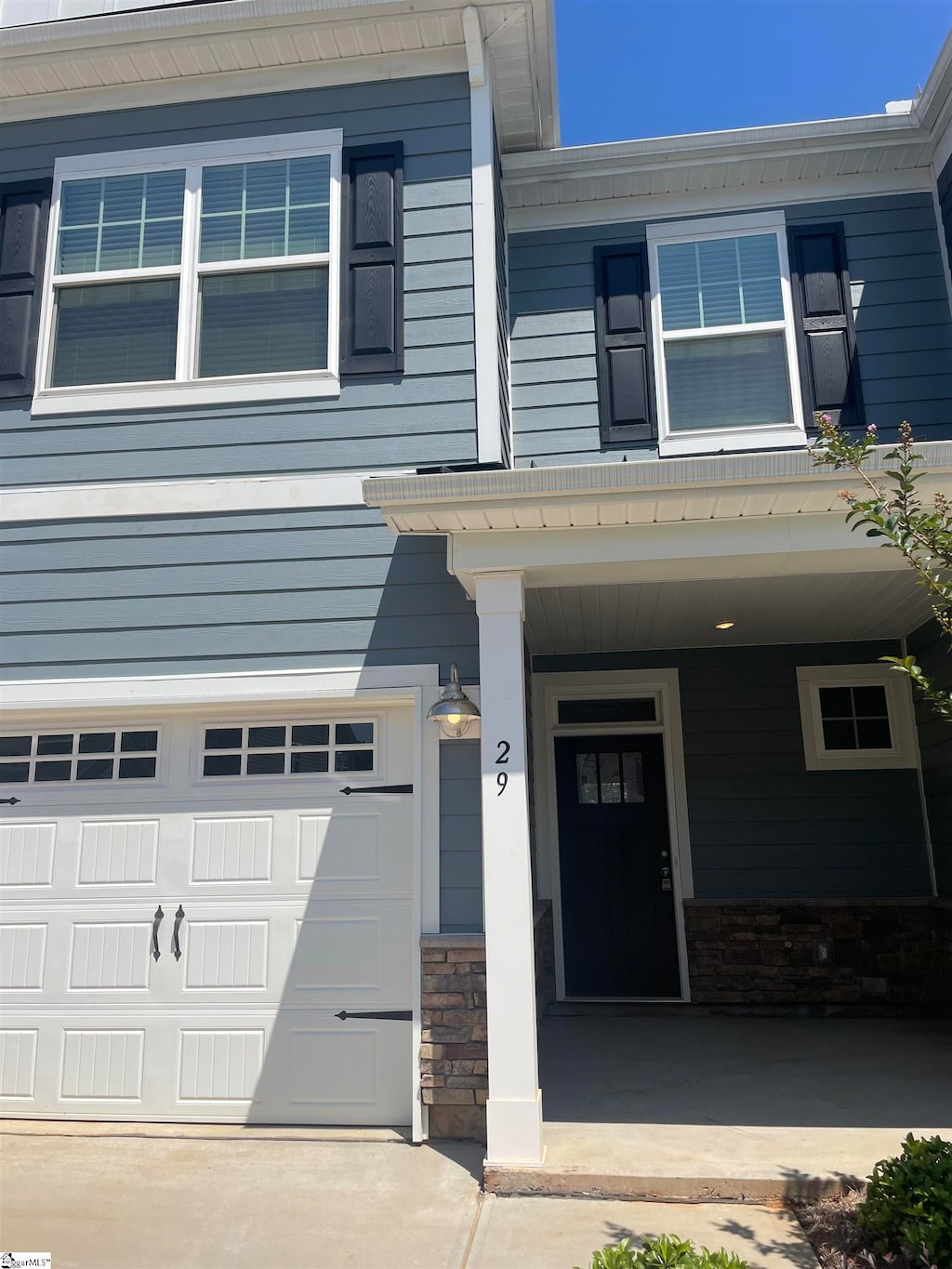 view of front of house featuring covered porch