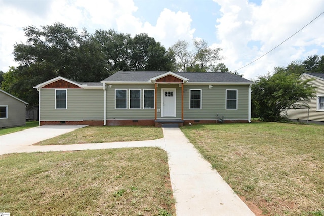 view of front of house with a front lawn