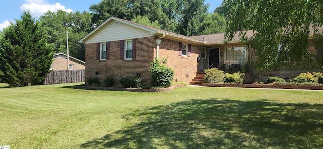 view of front of property with a front yard