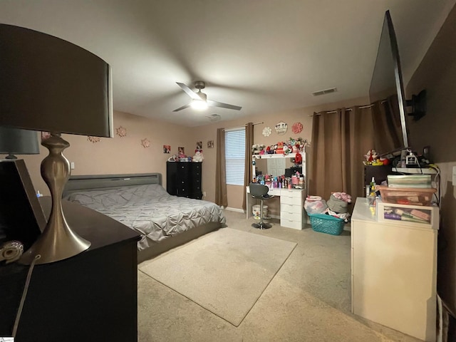 bedroom with ceiling fan