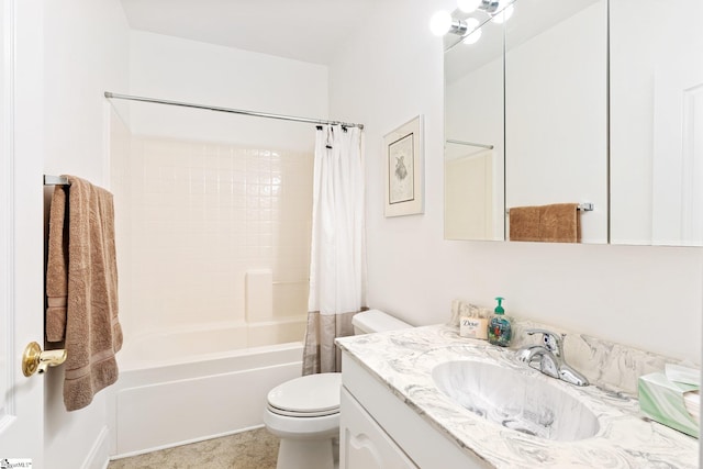 full bathroom featuring shower / tub combo with curtain, vanity, and toilet