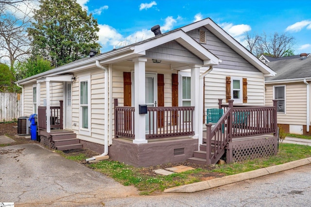 bungalow featuring covered porch