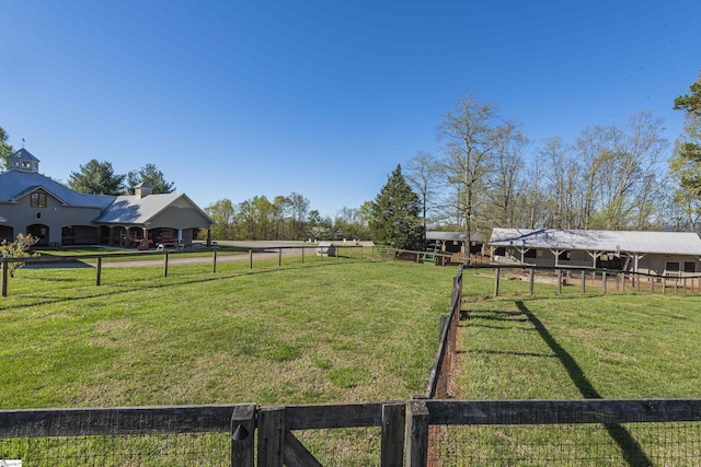 view of yard featuring a rural view