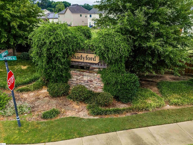 view of community / neighborhood sign