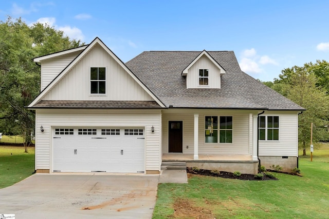 view of front of property with a porch and a front lawn