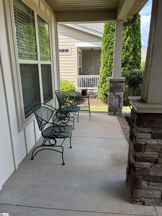 view of patio / terrace with covered porch