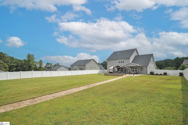 view of front of house with a front yard