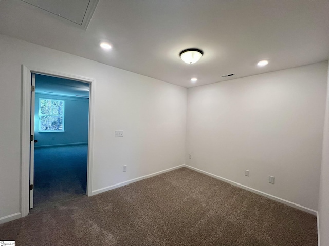 view of carpeted spare room