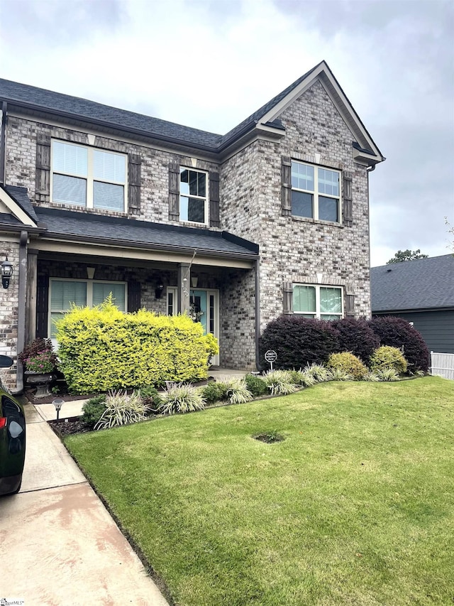 view of front of house featuring a front yard