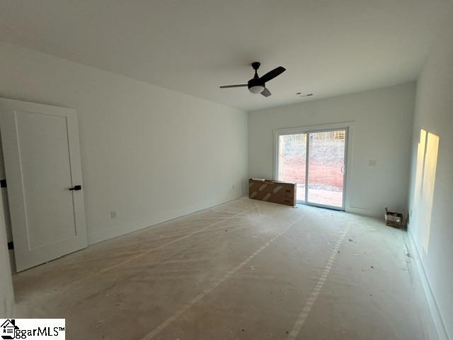 empty room with ceiling fan