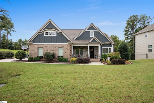 craftsman house with a front yard