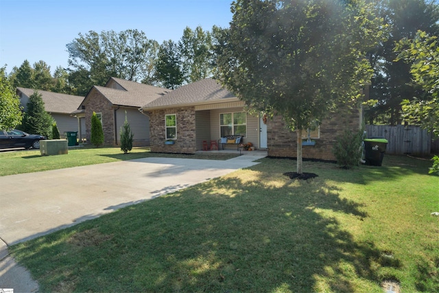 view of front of property with a front yard