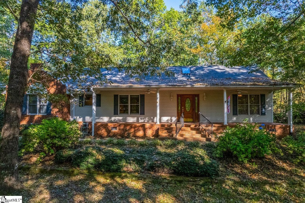 view of front of home with covered porch