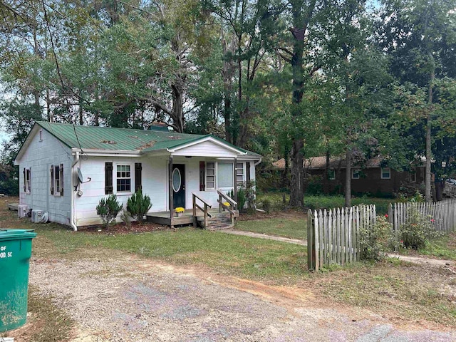 view of front of property