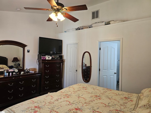 bedroom with ceiling fan