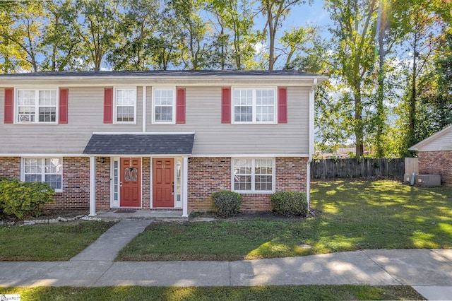 view of front of property featuring a front yard