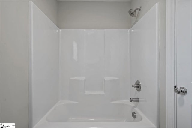 bathroom featuring shower / bath combination