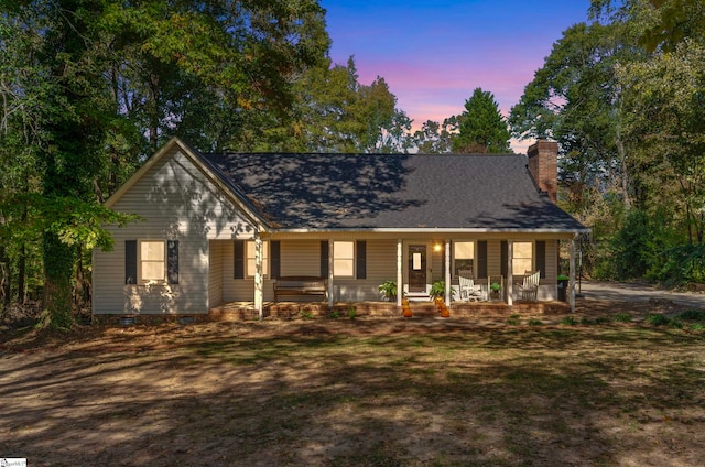 view of front of property featuring a porch