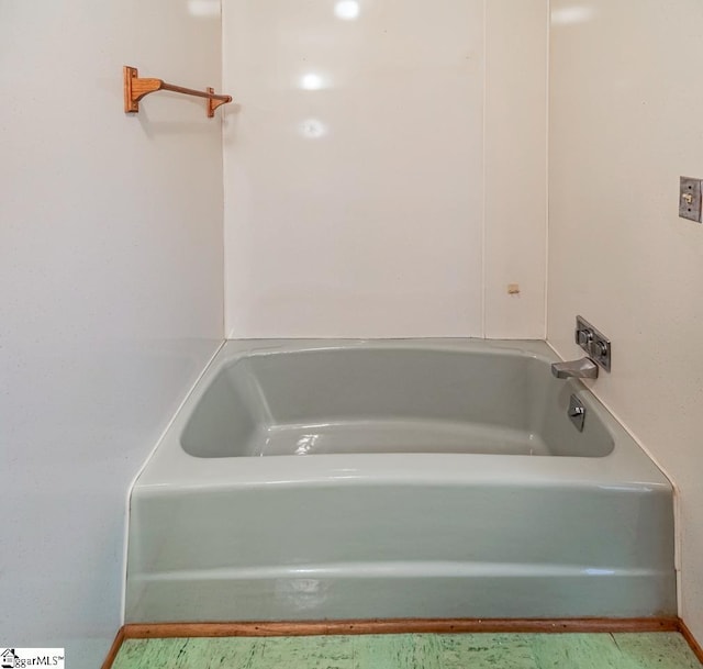 bathroom featuring a bathtub