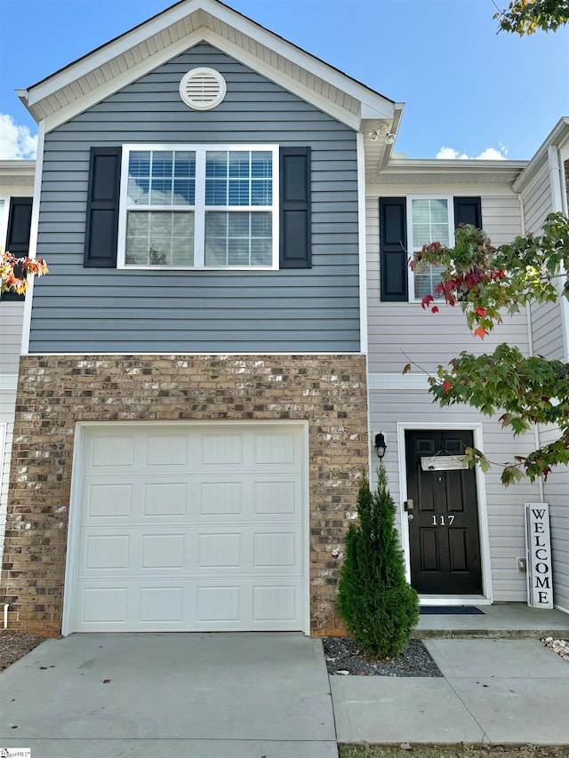 view of front facade with a garage