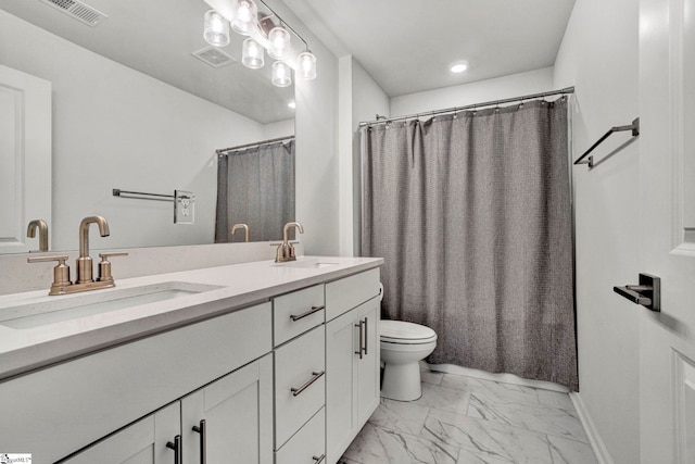 bathroom with toilet, a shower with curtain, and vanity