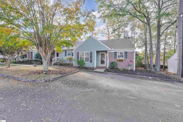 view of front of home with covered porch