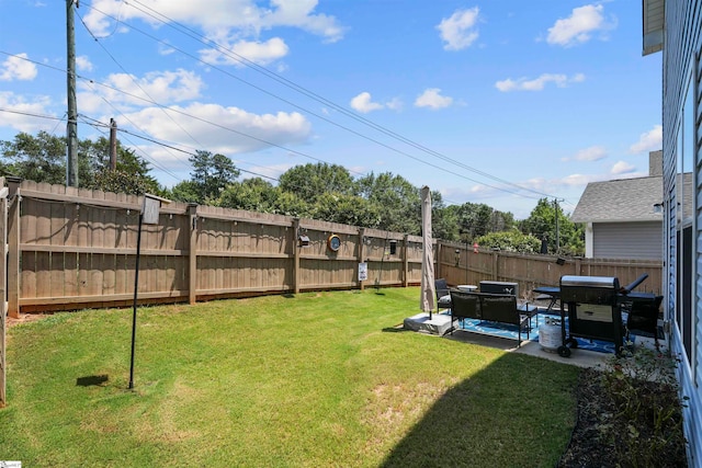 view of yard with a patio