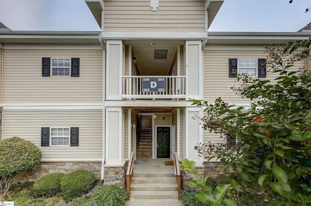 exterior space featuring a balcony