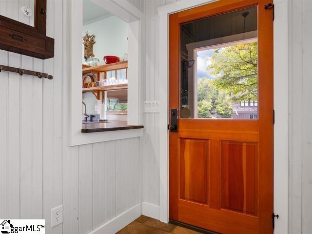 1200 E Lakeshore Dr, Landrum, SC 29356 - view of property entrance