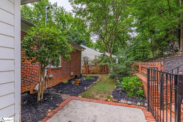 view of yard with a patio