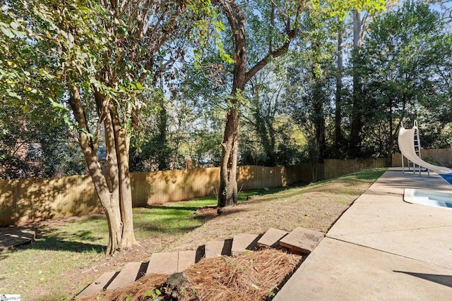 view of yard with a patio area