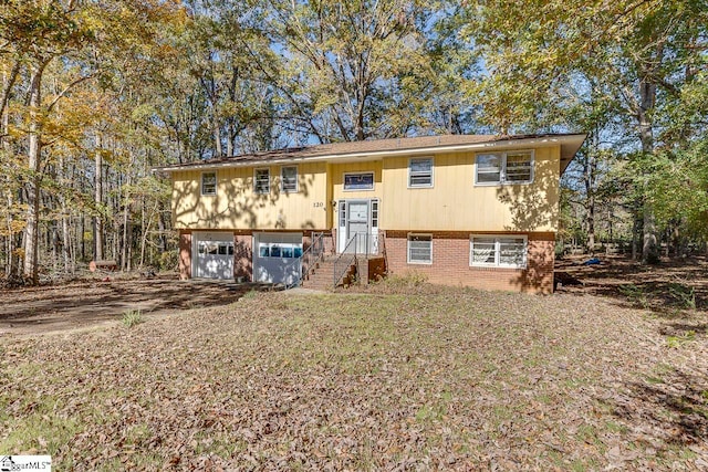 view of front facade with a garage