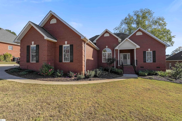 view of front of house featuring a front lawn