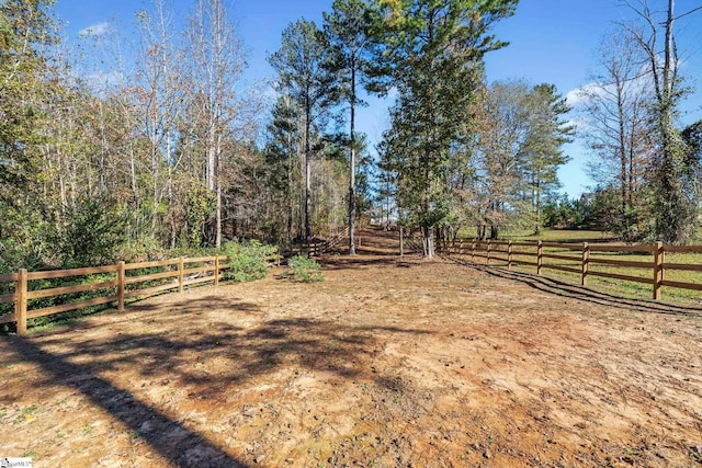 view of yard featuring a rural view