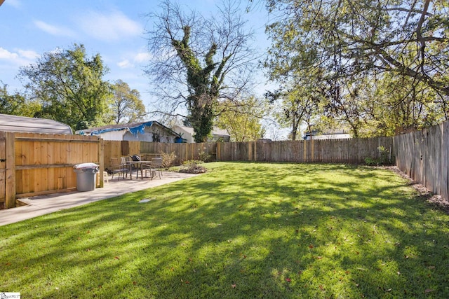 view of yard with a patio